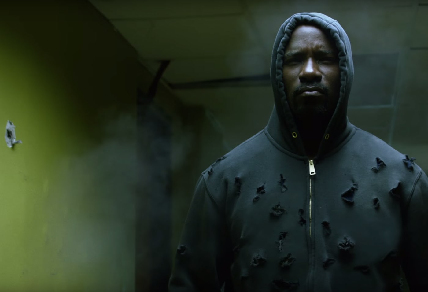 hero for hire luke cage smashes all in netflix s first trailer unveiled at comic con lu 1068165