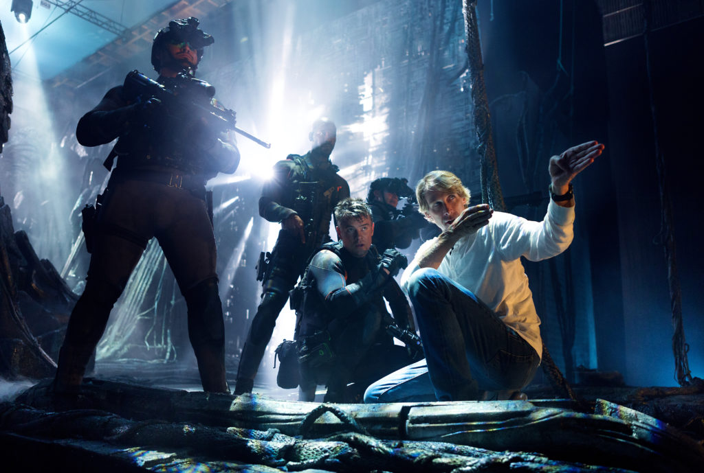 TF5 Josh Duhamel and Michael Bay 00056RLC