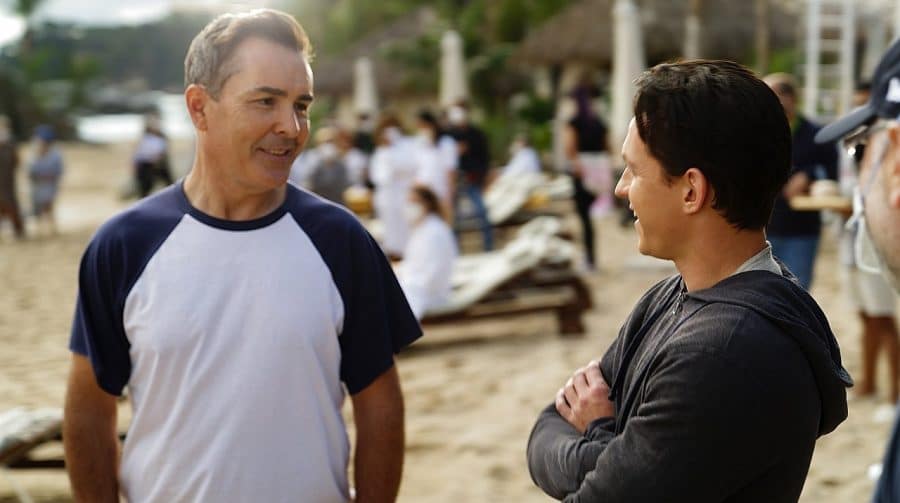 Nolan North, o dublador de Nathan Drake, personagem protagonista da franquia dos games de Uncharted, visitou o set do filme e revelou peças importantes.