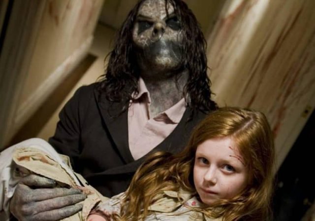 Quem nunca ficou assustado ou até mesmo traumatizado após assistir um filme de terror, não é mesmo? Foi pensando no medo que os filmes de terror causa em muitas pessoas, que um estudo intitulado de “The Science of Scare” (algo como “A Ciência do Medo”, em português) para encontrar os filmes mais assustadores de todos os tempos.