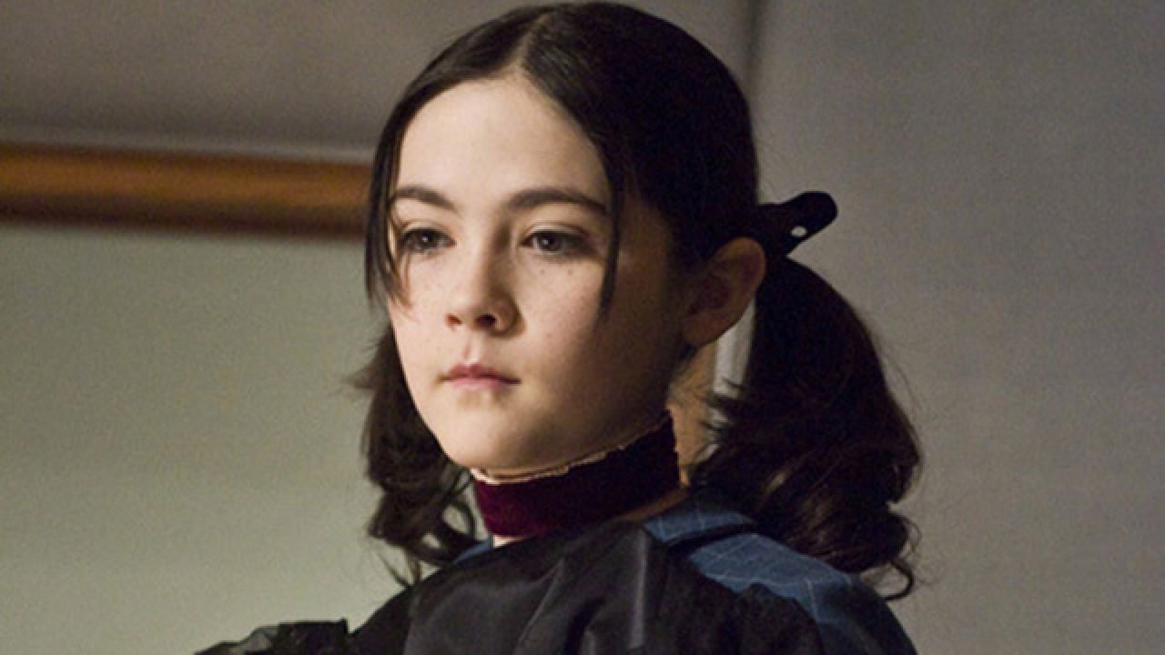 A Orfã, filme de sucesso em 2009, retorna 11 anos depois em prelúdio sobre a origem da personagem icônica e aterrorizante Esther, vivida por Isabelle Fuhrman.