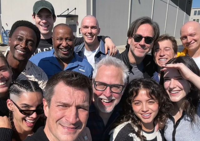 James Gunn postou uma foto com todo o elenco de seu novo filme Superman.