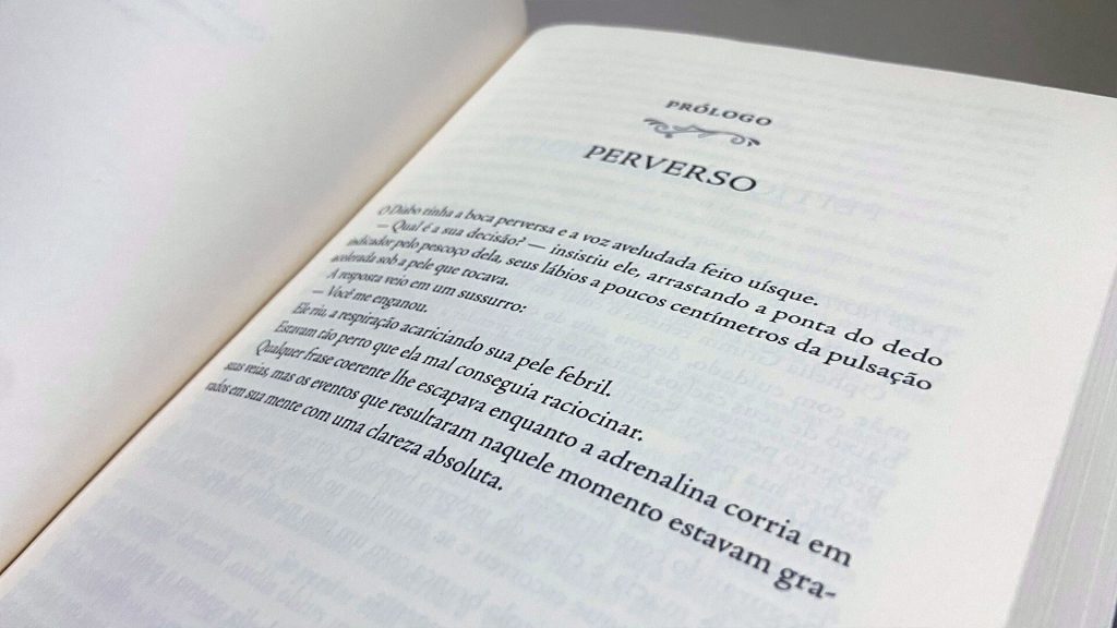 Phantasma, de Kaylie Smith, é uma romantasia sombria com vampiros, demônios e competição mortal 37 phantasma kylie smith intrinseca portal nerd img05